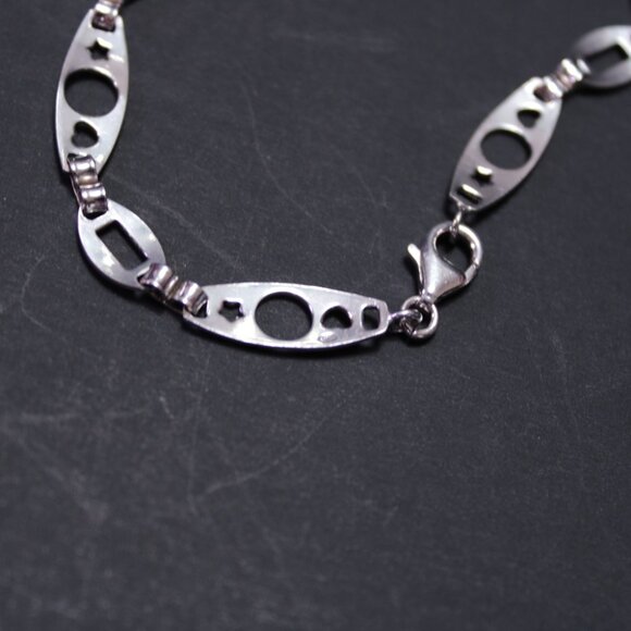 Vintage Silver Bracelet with Star and Circle Design - Picture 8 of 12